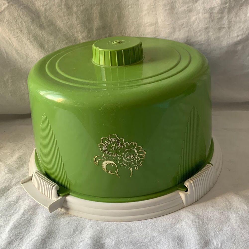 VINTAGE Look Lift Cake Cover Avocado Green/Gold MCM